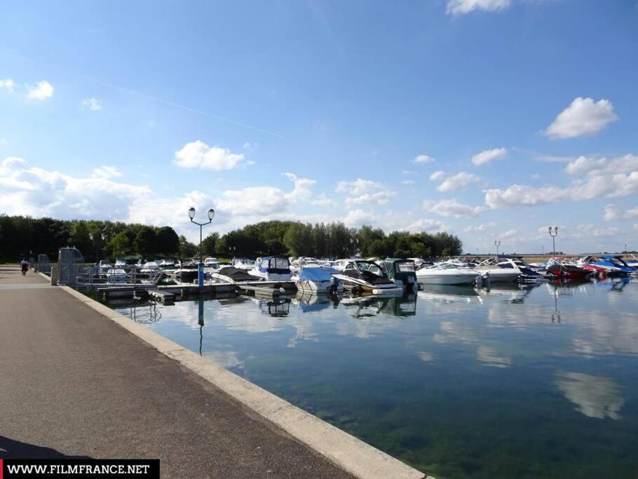 Super Logement En Plein Coeur De La Ville , Chez Tify Бриен-ле-Шато Экстерьер фото